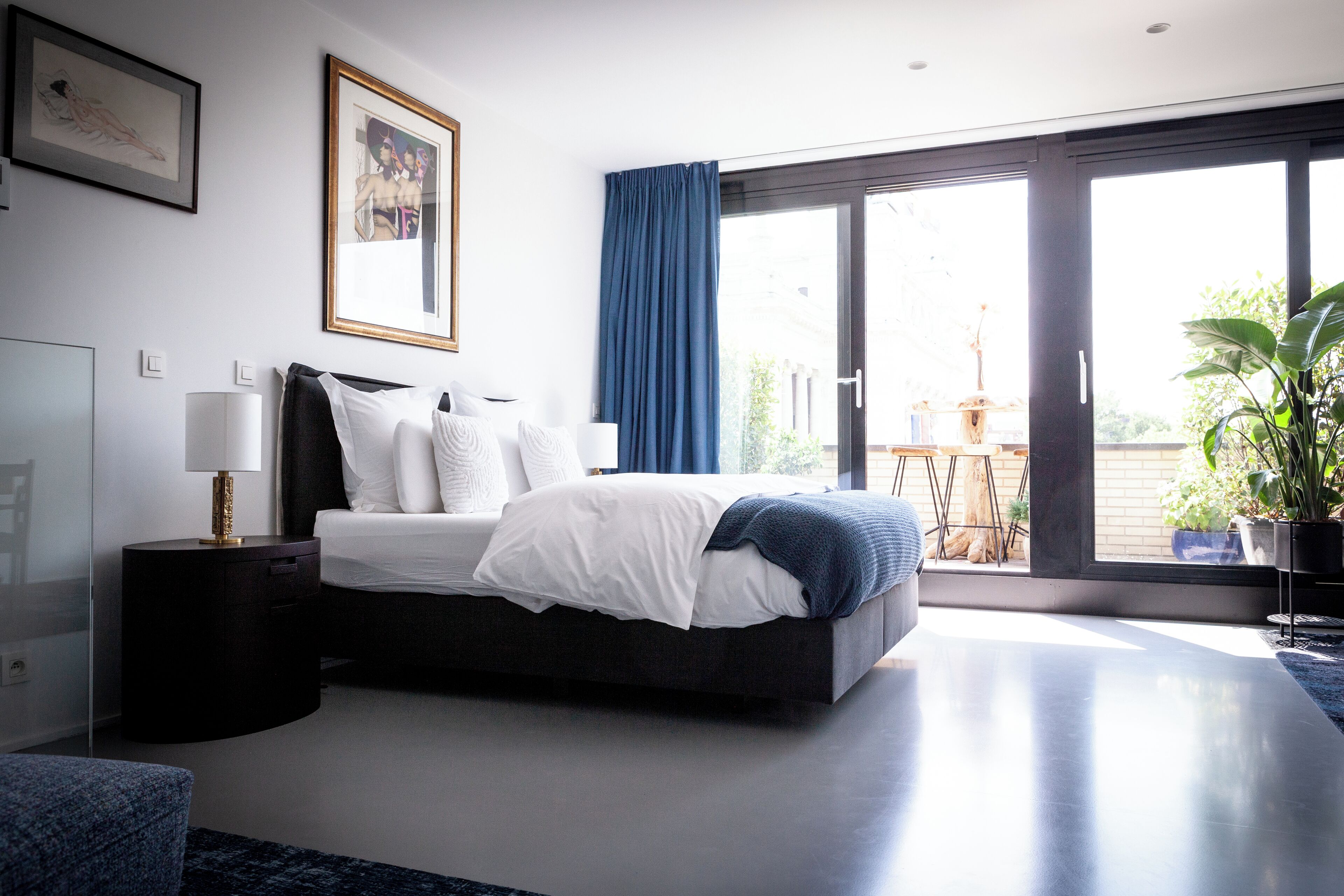 Skrivbord, ljudisolering, strykjärn/strykbräda och gratis wi-fi