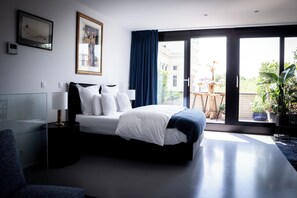 Bureau, chambres insonorisées, fer et planche à repasser, Wi-Fi gratuit