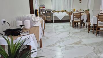 Desayuno buffet incluido todos los días