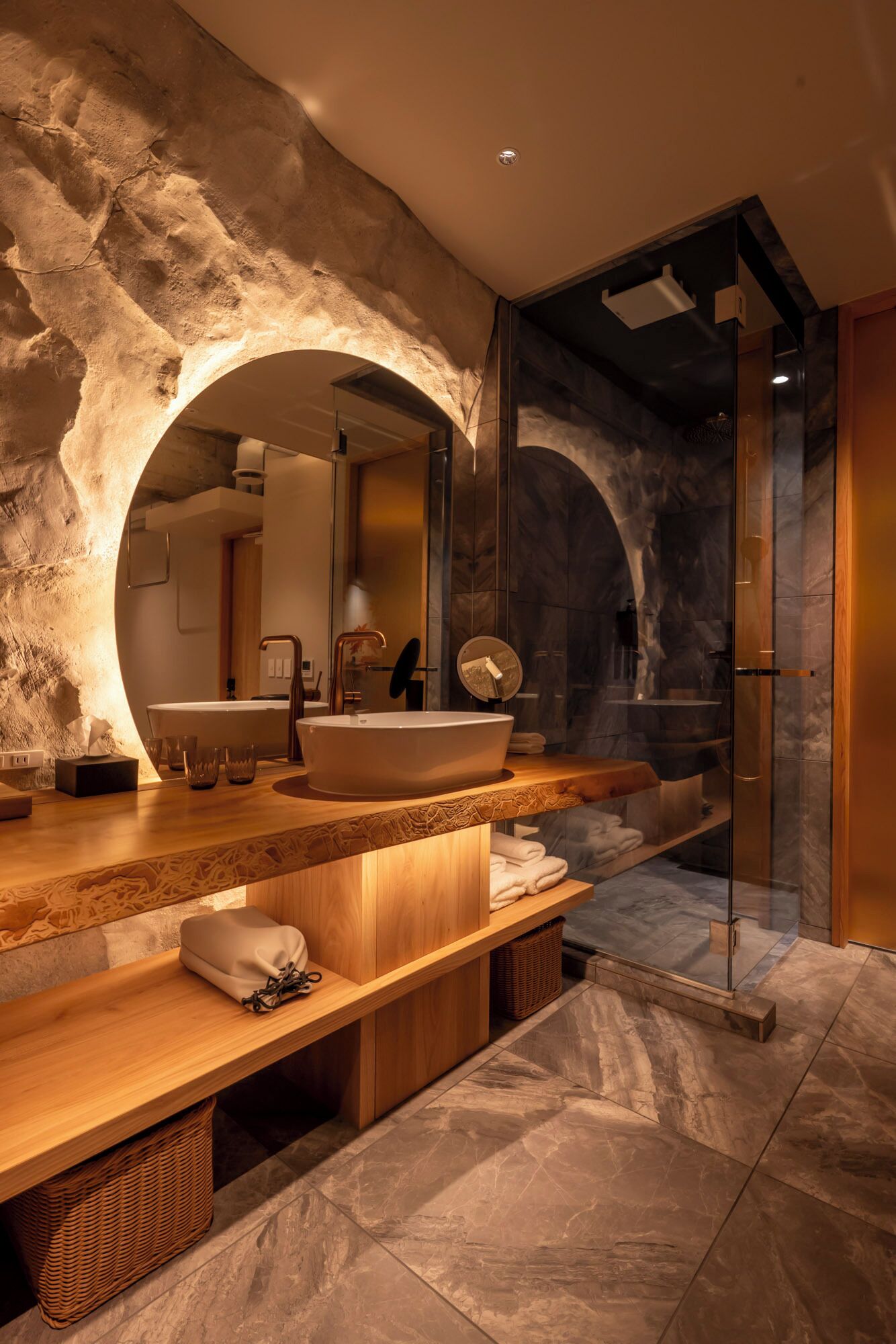 Dusche, Haartrockner, Bidet, Handtücher
