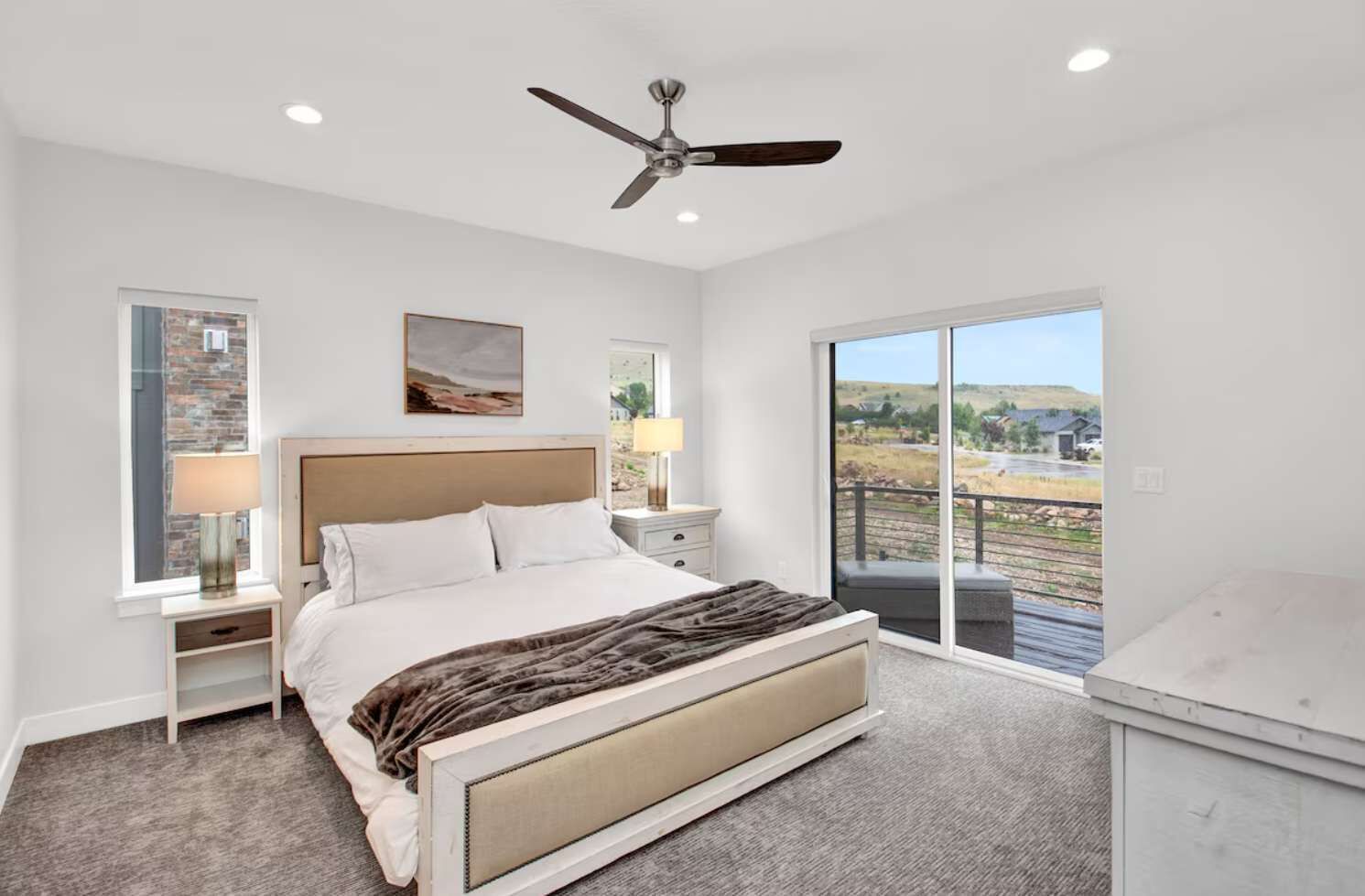 5 bedrooms, desk, iron/ironing board, WiFi