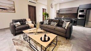 Luxury Suite, 1 Bedroom, City View | Living area