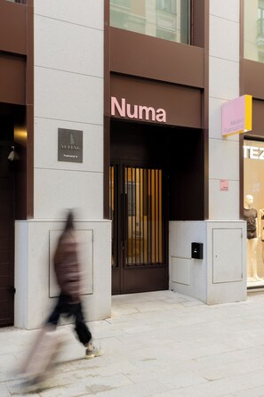 Property entrance - Numa Madrid Fuencarral (Madrid)