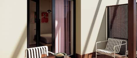 Medium Studio, Kitchenette, Terrace | Terrace/patio