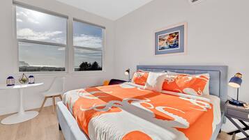 3 bedrooms, desk, iron/ironing board, travel crib