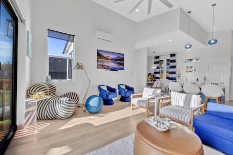 TV, offices. Deja View - Luxury ocean view retreat | BBQ