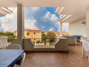 Apartment | Balcony - A 150 Meter Long Mare, 2 Fish (Valledoria)