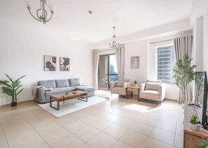 TV - Free housekeeping visits during your stay - StayShort - Chic Apartment in JBR Sleeps 3 with Canal View! (Jumeirah Beach Residence)
