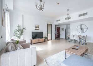 TV - Free housekeeping visits during your stay - StayShort - Chic Apartment in JBR Sleeps 3 with Canal View! (Jumeirah Beach Residence)