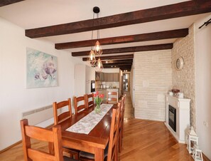 House | Dining - Country Villa With Pool and Garden (Benkovac)