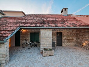 House | Exterior - Country Villa With Pool and Garden (Benkovac)