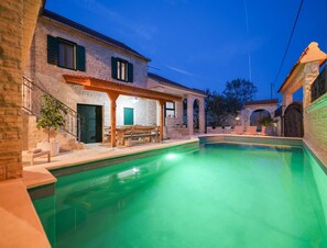 House | Pool | Indoor pool, outdoor pool - Country Villa With Pool and Garden (Benkovac)