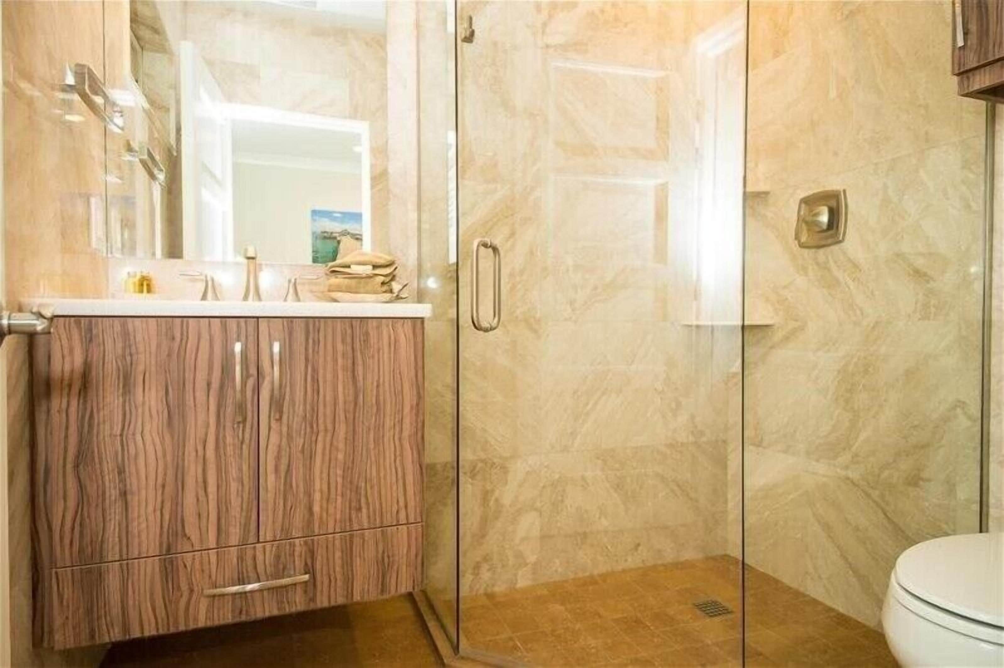 ヘアドライヤー、タオル