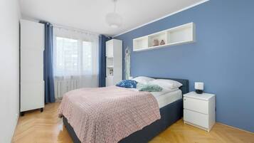 2 bedrooms, iron/ironing board, travel cot, WiFi