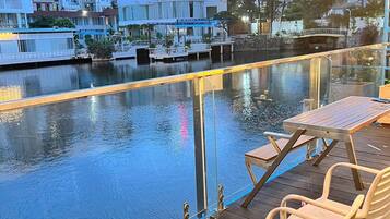 Bungalow Standard, balcon, vue lac | Terrasse/Patio