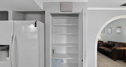 Chelsea Way Getaway Bright 4br Family Retreat 4 Bedroom Home