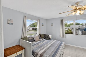 4 عدّة غرف نوم ومساحة عمل للكمبيوتر المحمول وواي فاي مجانًا