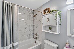 Huis, 4 slaapkamers | Badkamer | Handdoeken, shampoo