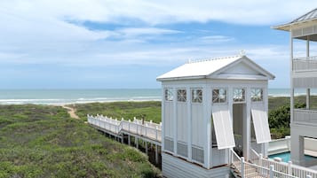 House, 3 Bedrooms | Pool