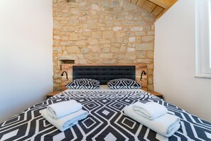 2 bedrooms, iron/ironing board - Holiday Home in Rtina for 4 Guests (Razanac)