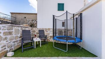 House | Terrace/patio