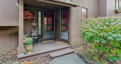 Cozy Quechee Retreat/Walk to Village | Mill Run 4A