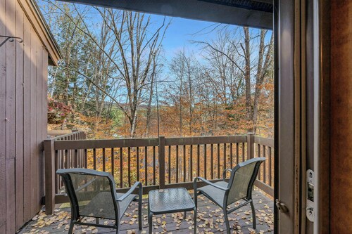 Cozy Quechee Retreat/Walk to Village | Mill Run 4A