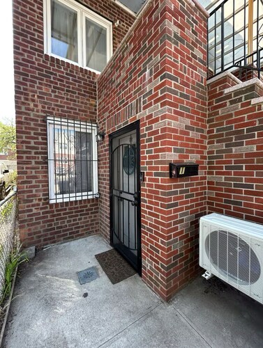 Peaceful Garden Apartment on Quiet Brooklyn Street