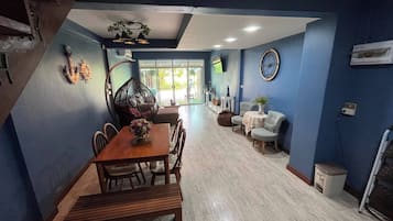House, 2 Bedrooms, Smoking, Balcony | Interior