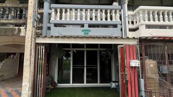 House, 2 Bedrooms, Smoking, Balcony | Exterior