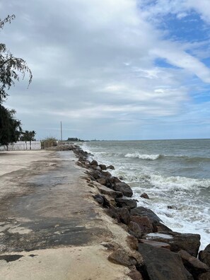 Beach - Cozy Beachside Retreat in Puek Tian, Thailand (Phetchaburi)