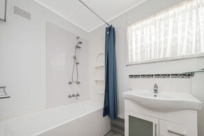 Shower, towels