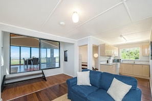 Smart TV, foosball - Ocean & Moore - Uninterrupted Ocean Views (Guilderton)