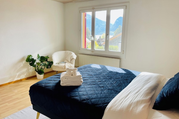 Strykejern/-brett, internettilgang og sengetøy