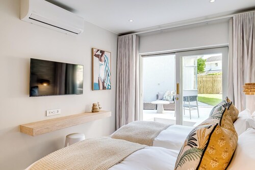 6bed Villa by Camps Bay Beach Seven the Drive