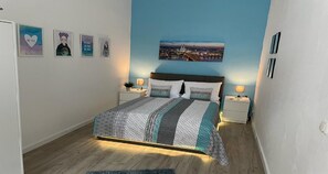 1 bedroom, desk, free WiFi, bed sheets