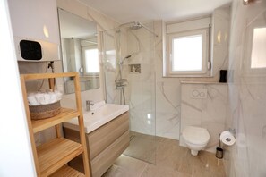 Apartment | Bathroom - Bright Apartment Near Zadar Old Town (Trogir)