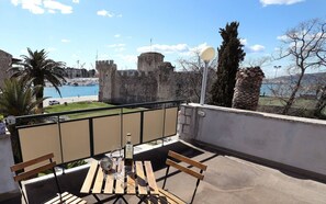 Apartment | Balcony - Bright Apartment Near Zadar Old Town (Trogir)