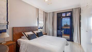 4 habitaciones, tabla de planchar con plancha, wifi y ropa de cama