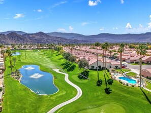 Golf - Designer renovated 2 bedroom, 2.5 bathroom home in Oasis Country Club (Palm Desert)