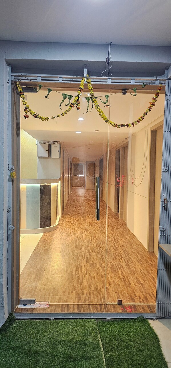 Interior entrance - Hotel The Shivay (Ahmedabad)