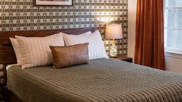 Desk, iron/ironing board, travel crib, free WiFi