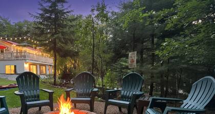 4BR Mtn Retreat w/ Hot Tub, Game Rm & 2 Kitchens – 15 Mins to North Conway!