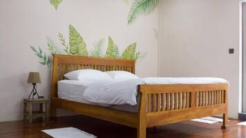 Comfort Apartment, Courtyard View | Seterika/papan seterika, Wi-fi percuma