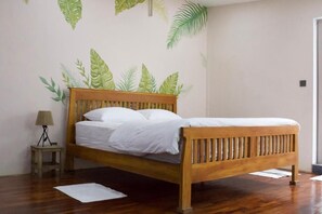 Iron/ironing board, free WiFi