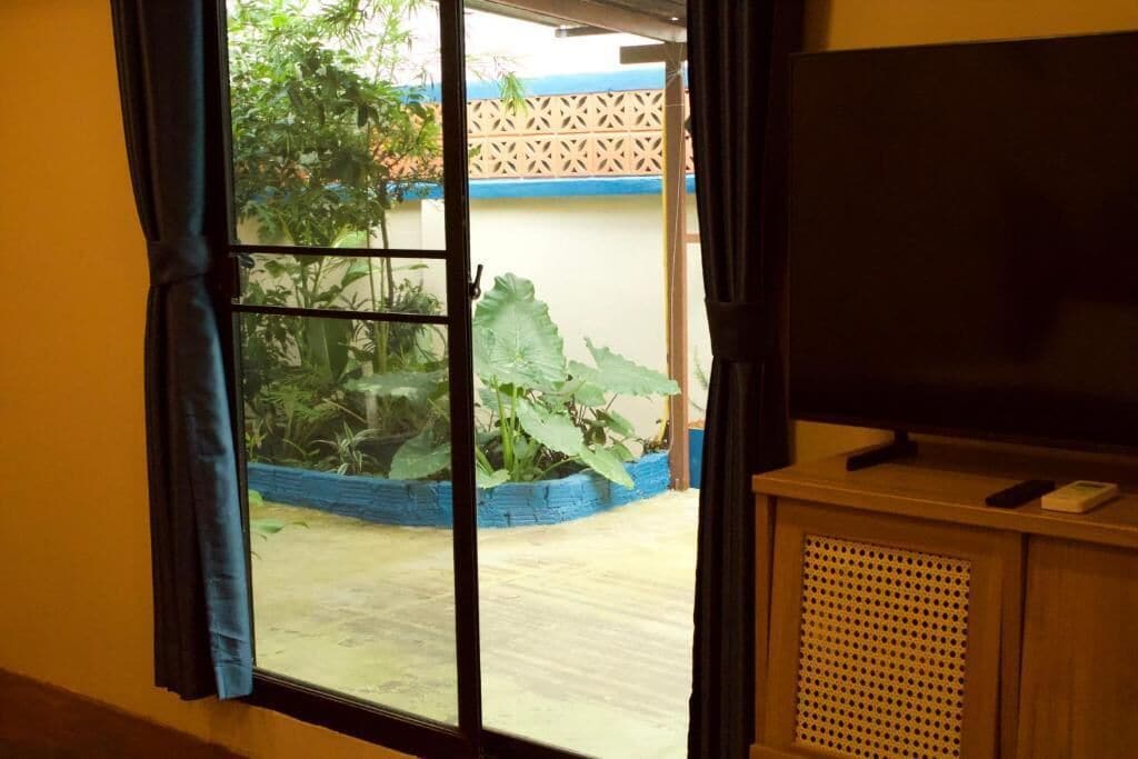 Comfort-lejlighed - udsigt til gårdsplads | Strygejern/strygebræt, gratis Wi-Fi