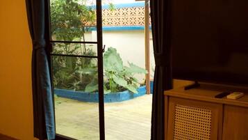 Comfort Apartment, Courtyard View | Iron/ironing board, free WiFi