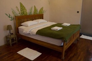 Iron/ironing board, free WiFi