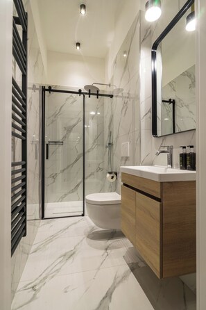 Deluxe Apartment, 3 Bedrooms, Non Smoking | Bathroom - Grand Quarters Mariahilf Residence (Vienna)