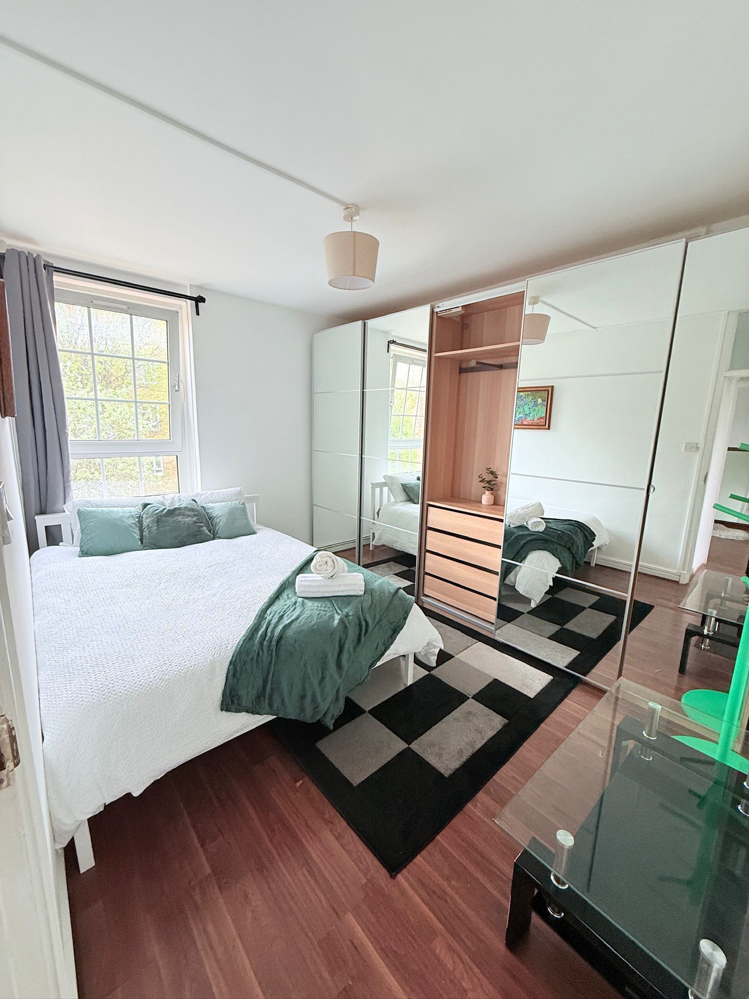 Internet, bed sheets